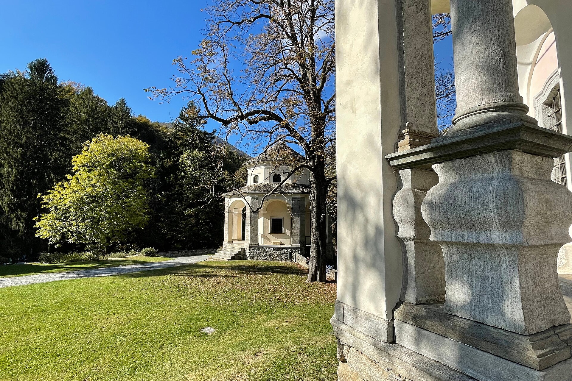 UNA_DELLE_CAPPELLE_DEL_SACRO_MONTE_CALVARIO_DI_DOMODOSSOLA